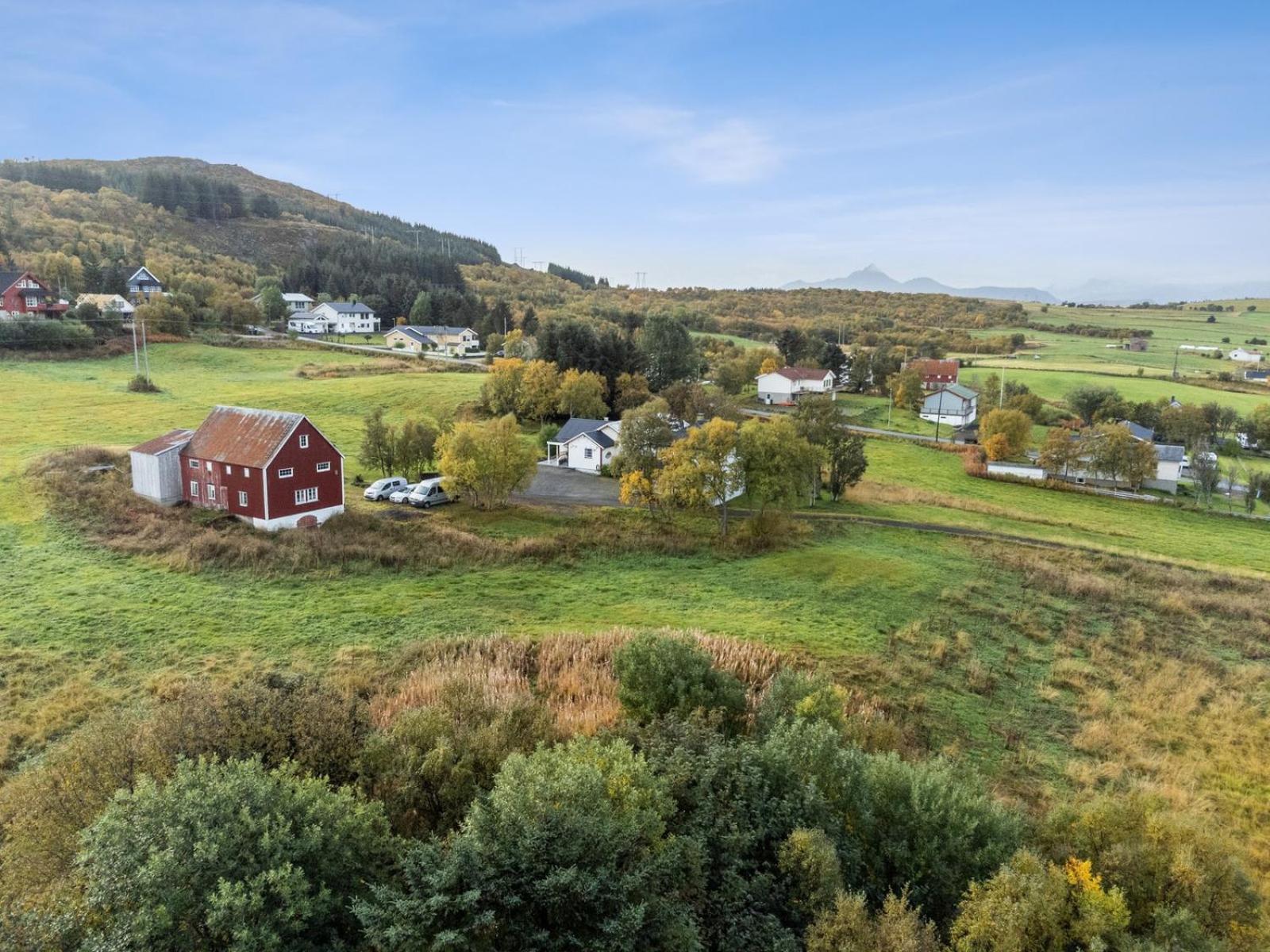 2 Houses And A Barn Leknes Exterior photo