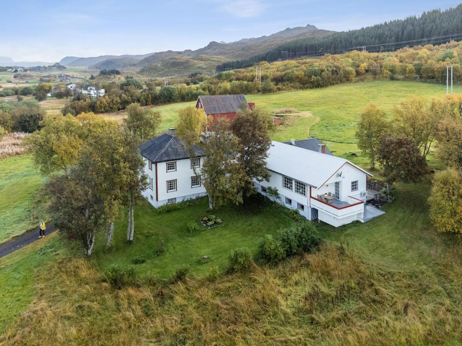 2 Houses And A Barn Leknes Exterior photo